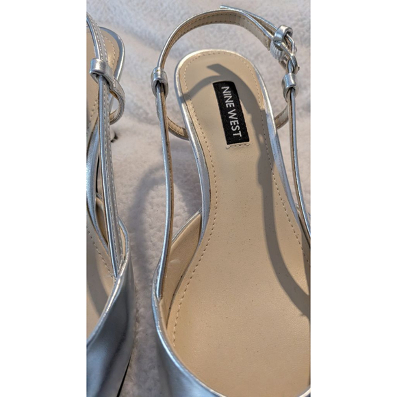 Nine West Silver Metallic Slingback Kitten Heels Pointed Toe Elegant Pumps 6 1/2 - Picture 5 of 8